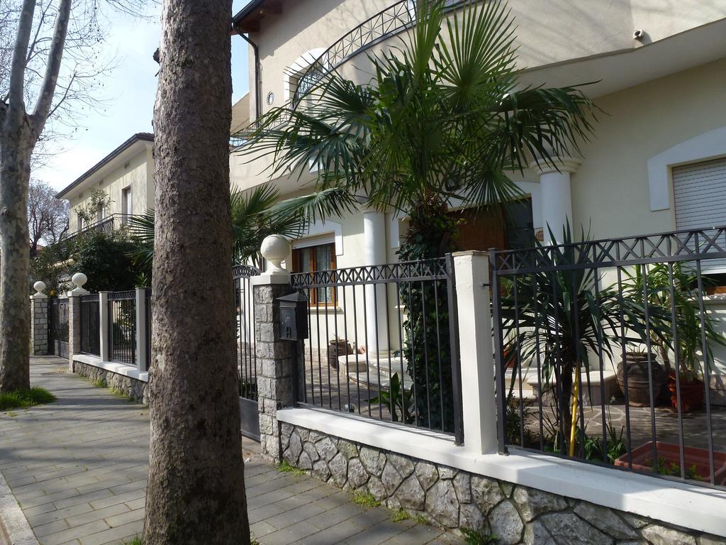 Appartamenti Villa Tonni Gabicce Mare Rum bild